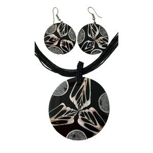 New n/Tags Handmade Set Earrings Necklace Shell and Resin Black Goth Whimsical